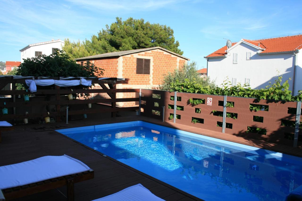 Apartmani Mia Трогир Экстерьер фото