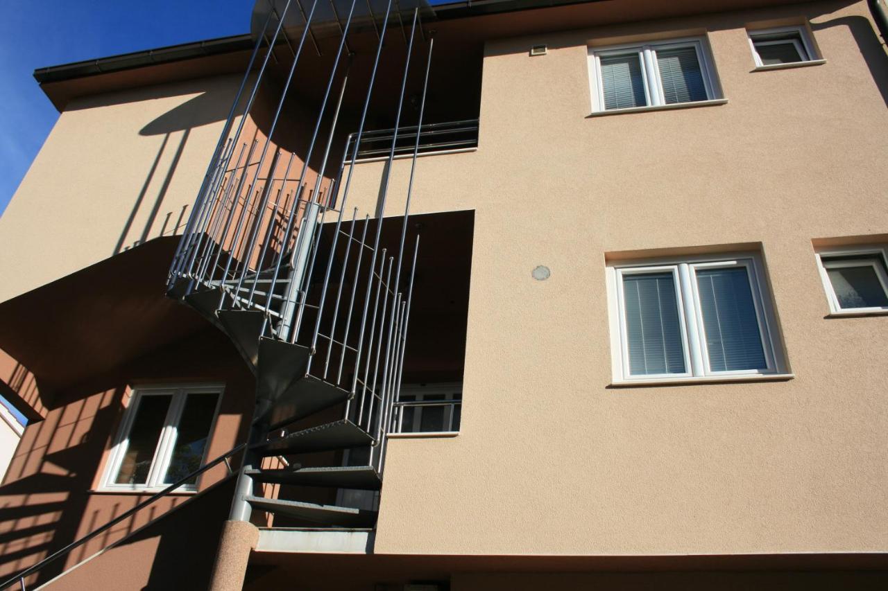 Apartmani Mia Трогир Экстерьер фото
