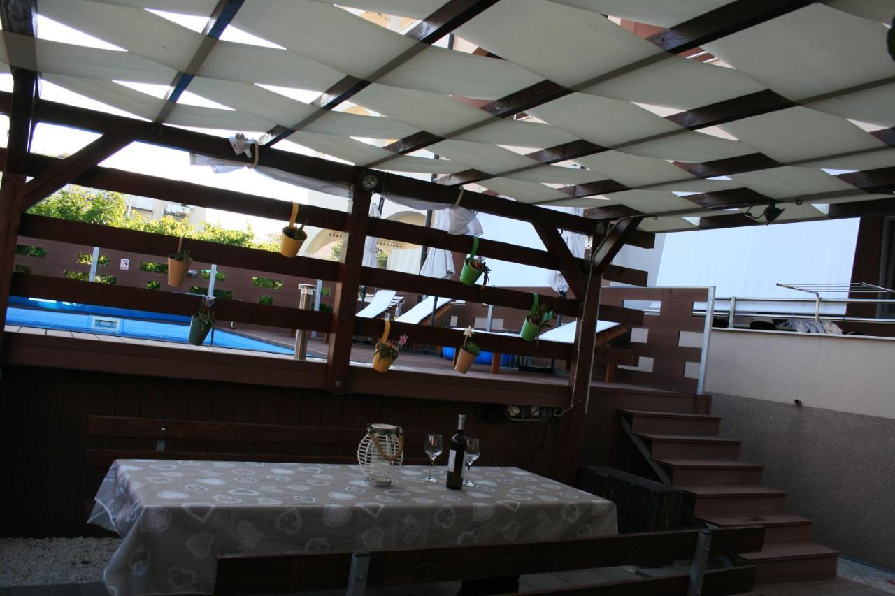 Apartmani Mia Трогир Экстерьер фото