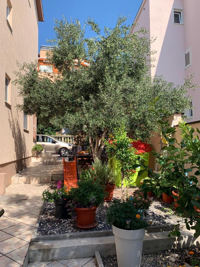 Apartmani Mia Трогир Экстерьер фото