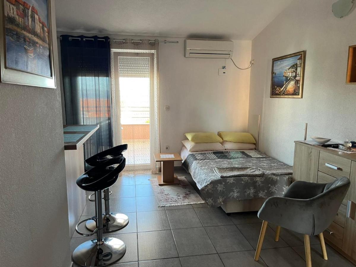 Apartmani Mia Трогир Экстерьер фото